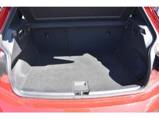 CUPRA Born 62kWh Impulse 204PK | Warmtepomp | BeatsAudio | Cargo pakket | Verwarmbaar stuurwiel ActivLease financial lease