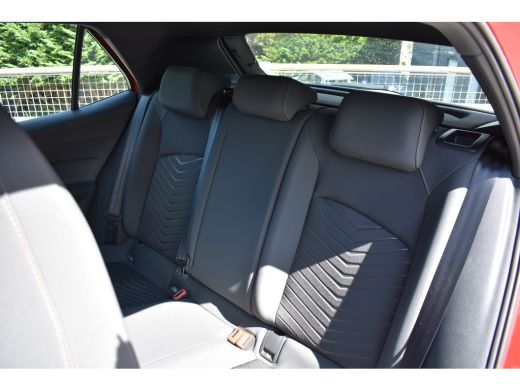 CUPRA Born 62kWh Impulse 204PK | Warmtepomp | BeatsAudio | Cargo pakket | Verwarmbaar stuurwiel ActivLease financial lease