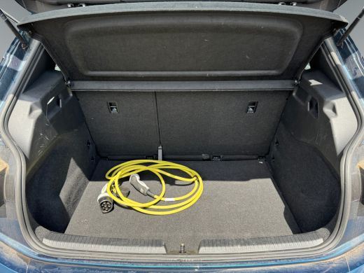 CUPRA Born Adrenaline One 62 kWh 204pk Navigatiesysteem | Parkeersensoren achter & voor | Verwarmbare voorst... ActivLease financial lease