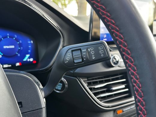 Ford Focus 1.0 155 PK Hybrid ST Line X | ELEK. SCHUIF/KANTELDAK| HEAD-UP DISPLAY| ADAPTIEVE CRUISE CONTROL| ... ActivLease financial lease