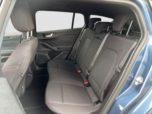 Ford Focus Wagon 1.0 Hybrid ST Line X 155pk | Winter Pack | Camera | Cruise Control | Apple Carplay | Elek. ... ActivLease financial lease