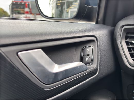 Ford Focus Wagon 1.0 Hybrid ST Line X 155pk | Winter Pack | Camera | Cruise Control | Apple Carplay | Elek. ... ActivLease financial lease