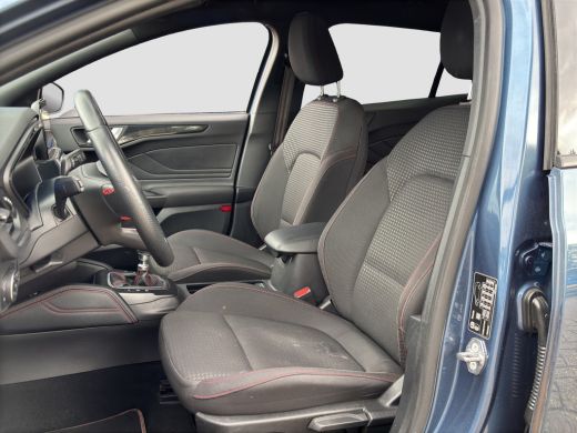Ford Focus Wagon 1.0 Hybrid ST Line X 155pk | Winter Pack | Camera | Cruise Control | Apple Carplay | Elek. ... ActivLease financial lease