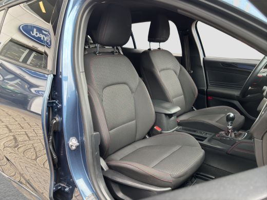 Ford Focus Wagon 1.0 Hybrid ST Line X 155pk | Winter Pack | Camera | Cruise Control | Apple Carplay | Elek. ... ActivLease financial lease