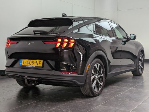 Ford Mustang Mach-E Mach-E Extended RWD 98 kWh | SOH 100%! | Trekhaak (afneembaar) | Voorstoelen verwarmd | Parkeerse... ActivLease financial lease