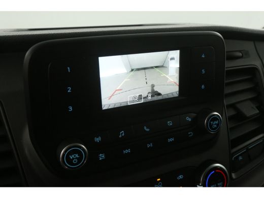 Ford Transit Custom 2.0 TDCI L2H1 | Airco | Camera | Cruise | 3 Zits | Trekhaak | 2xSchuifdeur | Parkeersens. ActivLease financial lease