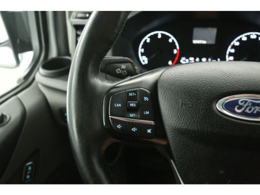 Ford Transit Custom 2.0 TDCI L2H1 | Airco | Camera | Cruise | 3 Zits | Trekhaak | 2xSchuifdeur | Parkeersens. ActivLease financial lease