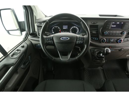 Ford Transit Custom 2.0 TDCI L2H1 | Airco | Camera | Cruise | 3 Zits | Trekhaak | 2xSchuifdeur | Parkeersens. ActivLease financial lease