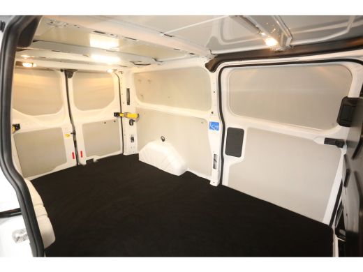 Ford Transit Custom 2.0 TDCI L2H1 | Airco | Camera | Cruise | 3 Zits | Trekhaak | 2xSchuifdeur | Parkeersens. ActivLease financial lease