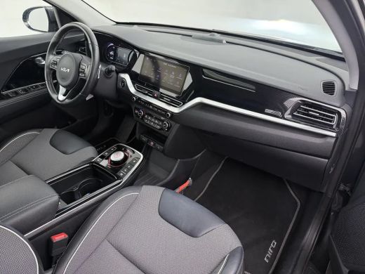 Kia e-Niro DynamicPlusLine 64 kWh | schuif-/kanteldak | Stuurwiel- Voorstoelen verwarmd | Parkeersensoren | ... ActivLease financial lease