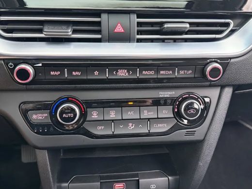 Kia e-Niro DynamicPlusLine 64 kWh | schuif-/kanteldak | Stuurwiel- Voorstoelen verwarmd | Parkeersensoren | ... ActivLease financial lease