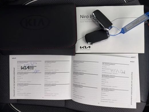 Kia e-Niro DynamicPlusLine 64 kWh | schuif-/kanteldak | Stuurwiel- Voorstoelen verwarmd | Parkeersensoren | ... ActivLease financial lease