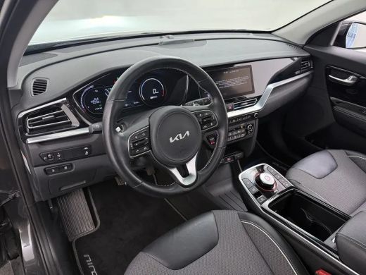 Kia e-Niro DynamicPlusLine 64 kWh | schuif-/kanteldak | Stuurwiel- Voorstoelen verwarmd | Parkeersensoren | ... ActivLease financial lease