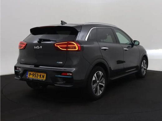 Kia e-Niro DynamicPlusLine 64 kWh | schuif-/kanteldak | Stuurwiel- Voorstoelen verwarmd | Parkeersensoren | ... ActivLease financial lease