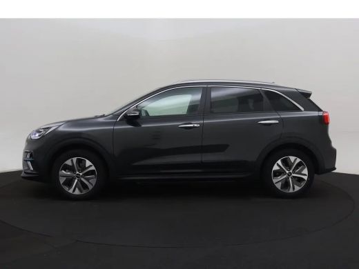Kia e-Niro DynamicPlusLine 64 kWh | schuif-/kanteldak | Stuurwiel- Voorstoelen verwarmd | Parkeersensoren | ... ActivLease financial lease