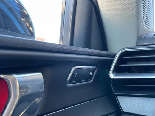 Lynk & Co 01 1.5 261PK | Org. NL | BTW Auto | Pano | Memory | Adap. Cruise ActivLease financial lease