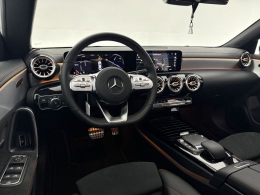Mercedes-Benz CLA 180 AMG Night Pakket | Pano | Virtual | Camera | Burmester | Sfeer | Keyless | NAP ActivLease financial lease
