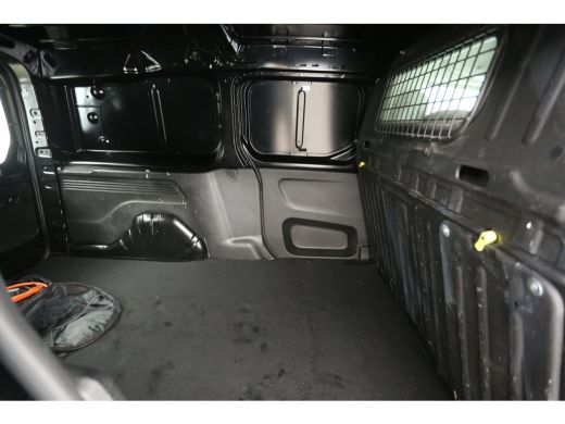 Opel Combo Elektrisch 50 kWh L2 | Snelladen | SOH 93% | 3 Zits | Airco | Cruise | Carplay | Navi | Parkeersens. ActivLease financial lease