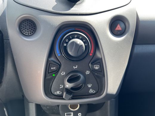 Peugeot 108 1.0 e-VTi Active Pack Dynamic | Pack Premium | Extra getint glas | Elektr. verst. buitenspiegels ... ActivLease financial lease