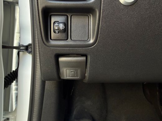 Peugeot 108 1.0 e-VTI Allure AUTOMAAT | APPLE CARPLAY/ANDROID AUTO| AIRCO| MISTLAMPEN VOOR| START/STOP SYSTEEM ActivLease financial lease