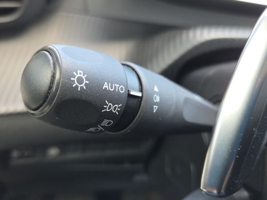 Peugeot 2008 1.2 PureTech Allure | Distributieriem vervangen | Automaat | Trekhaak | camera | Full map navigat... ActivLease financial lease