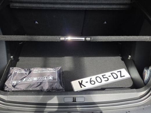 Peugeot 2008 1.2 PureTech Allure | Distributieriem vervangen | Automaat | Trekhaak | camera | Full map navigat... ActivLease financial lease