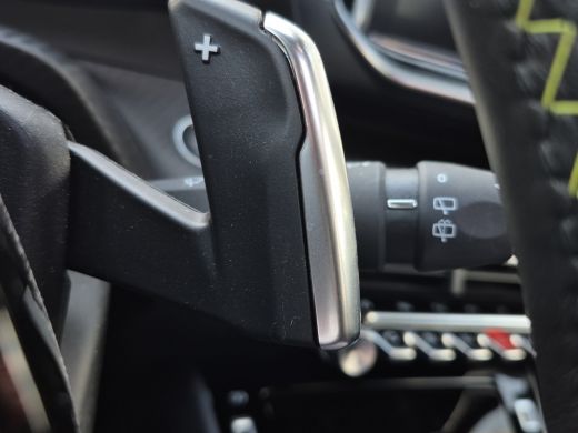 Peugeot 2008 1.2 PureTech GT Pack Panoramadak | Stoelverwarming | Alcantara | Full LED | Camera | Parkeersenso... ActivLease financial lease