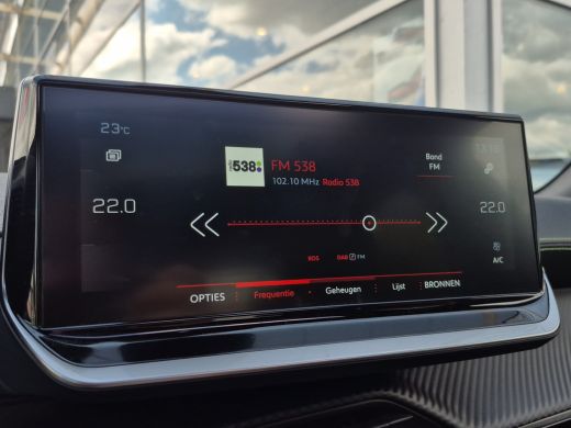 Peugeot 2008 1.2 PureTech GT Pack Panoramadak | Stoelverwarming | Alcantara | Full LED | Camera | Parkeersenso... ActivLease financial lease