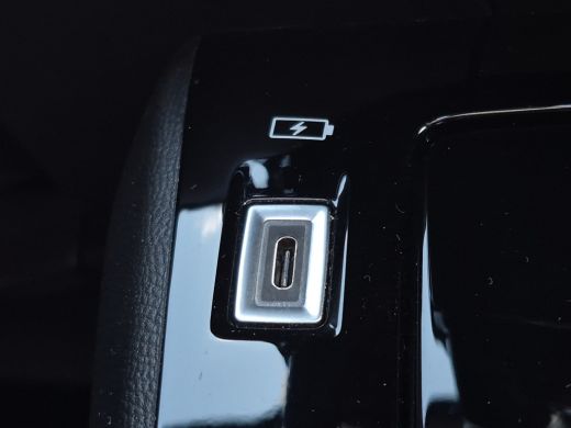 Peugeot 2008 1.2 PureTech GT Pack Panoramadak | Stoelverwarming | Alcantara | Full LED | Camera | Parkeersenso... ActivLease financial lease