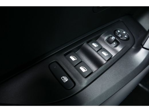 Peugeot 2008 Allure / CAMERA V+A / KEYLESS/ FULL-LED / APPLE- ANDROID CARPLAY /17"LMV / DEAL / NAVI / CLIMA / ... ActivLease financial lease