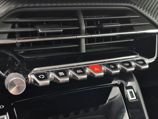 Peugeot e-2008 EV Allure 50 kWh Camera | LED | Keyless | Full map navigatie | Parkeersensoren | Carplay/android ... ActivLease financial lease
