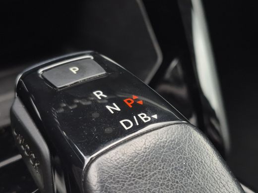 Peugeot e-2008 EV Allure 50 kWh Camera | LED | Keyless | Full map navigatie | Parkeersensoren | Carplay/android ... ActivLease financial lease