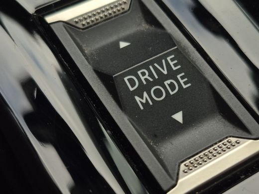 Peugeot e-2008 EV Allure 50 kWh Camera | LED | Keyless | Full map navigatie | Parkeersensoren | Carplay/android ... ActivLease financial lease