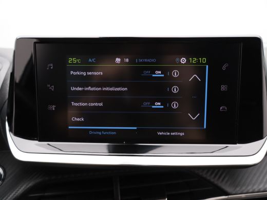 Peugeot e-2008 EV Allure Pack 50 kWh | SOH 91% | Navi | Clima | Cruise | Camera | PDC | Carplay | 17"LMV | ActivLease financial lease