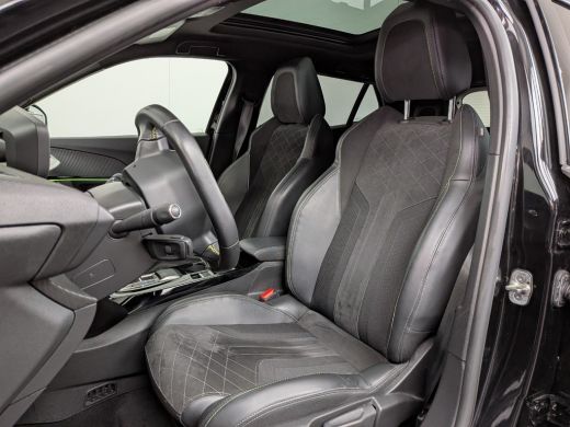 Peugeot e-2008 EV GT Pack 50 kWh ActivLease financial lease