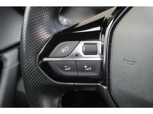 Peugeot e-2008 EV GT Pack 50 kWh | Pano | Camera | Carplay | Navi | Climate | Dodehoeksens. | Adapt. Cruise | Ke... ActivLease financial lease