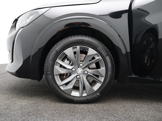 Peugeot e-208 EV Allure Pack 50 kWh 91% SOH | Stoelverwarming | Camera | Parkeersenoren | Climate Control | Gro... ActivLease financial lease