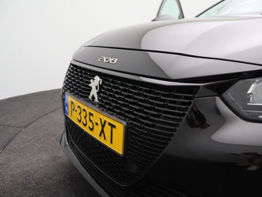 Peugeot e-208 EV Allure Pack 50 kWh 91% SOH | Stoelverwarming | Camera | Parkeersenoren | Climate Control | Gro... ActivLease financial lease