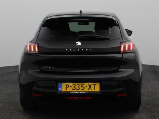 Peugeot e-208 EV Allure Pack 50 kWh 91% SOH | Stoelverwarming | Camera | Parkeersenoren | Climate Control | Gro... ActivLease financial lease