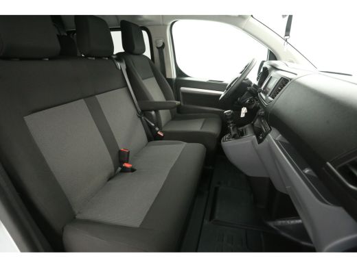 Peugeot Expert 2.0 BlueHDI 145PK L3H1 | DC | 6 Zits | Airco | Cruise | Camera | Trekhaak | Carplay | Imperiaal |... ActivLease financial lease