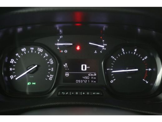 Peugeot Expert 2.0 BlueHDI 145PK L3H1 | DC | 6 Zits | Airco | Cruise | Camera | Trekhaak | Carplay | Imperiaal |... ActivLease financial lease