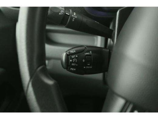 Peugeot Expert 2.0 BlueHDI 145PK L3H1 | DC | 6 Zits | Airco | Cruise | Camera | Trekhaak | Carplay | Imperiaal |... ActivLease financial lease