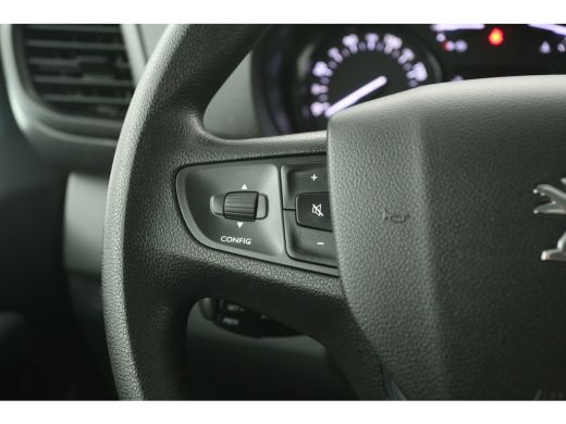 Peugeot Expert 2.0 BlueHDI 145PK L3H1 | DC | 6 Zits | Airco | Cruise | Camera | Trekhaak | Carplay | Imperiaal |... ActivLease financial lease