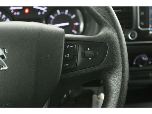 Peugeot Expert 2.0 BlueHDI 145PK L3H1 | DC | 6 Zits | Airco | Cruise | Camera | Trekhaak | Carplay | Imperiaal |... ActivLease financial lease