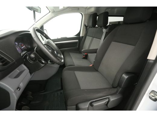 Peugeot Expert 2.0 BlueHDI 145PK L3H1 | DC | 6 Zits | Airco | Cruise | Camera | Trekhaak | Carplay | Imperiaal |... ActivLease financial lease