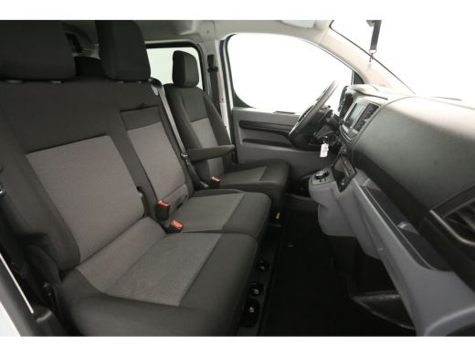 Peugeot Expert 2.0 BlueHDI L3H1 180PK | DC | 6 Zits | Automaat | Airco | Cruise | Camera | Carplay | Navi LED ActivLease financial lease