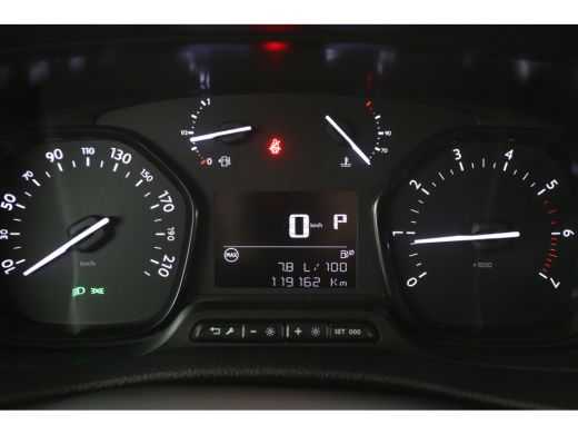 Peugeot Expert 2.0 BlueHDI L3H1 180PK | DC | 6 Zits | Automaat | Airco | Cruise | Camera | Carplay | Navi LED ActivLease financial lease