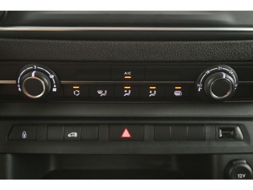 Peugeot Expert 2.0 BlueHDI L3H1 180PK | DC | 6 Zits | Automaat | Airco | Cruise | Camera | Carplay | Navi LED ActivLease financial lease