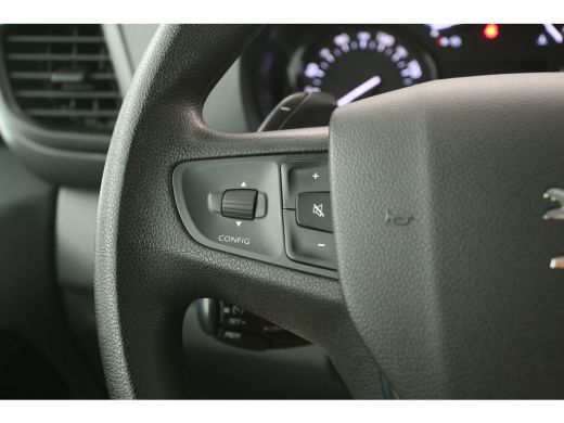 Peugeot Expert 2.0 BlueHDI L3H1 180PK | DC | 6 Zits | Automaat | Airco | Cruise | Camera | Carplay | Navi LED ActivLease financial lease
