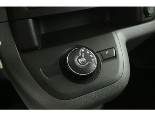 Peugeot Expert 2.0 BlueHDI L3H1 180PK | DC | 6 Zits | Automaat | Airco | Cruise | Camera | Carplay | Navi LED ActivLease financial lease
